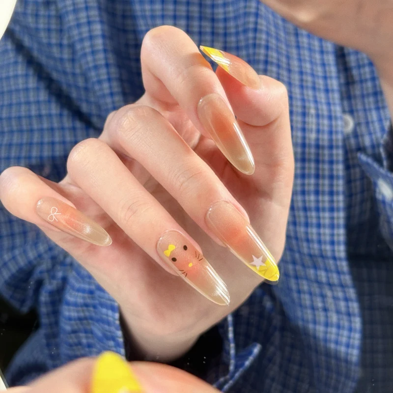 Künstlerische Nagelzubehör