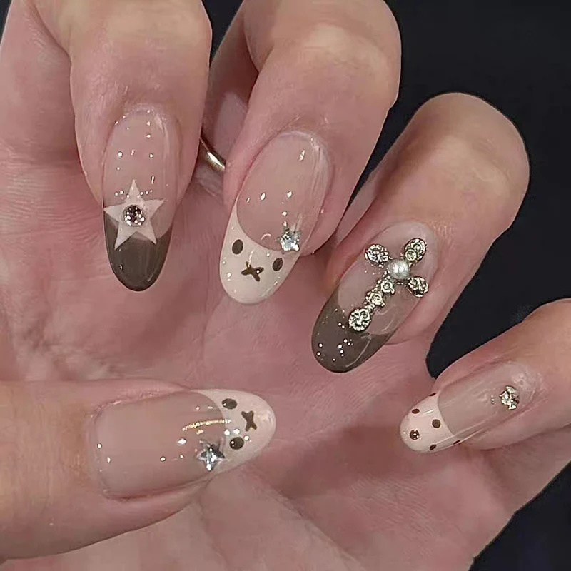 Künstlerisch Herz-verzierte Stiletto Nägel