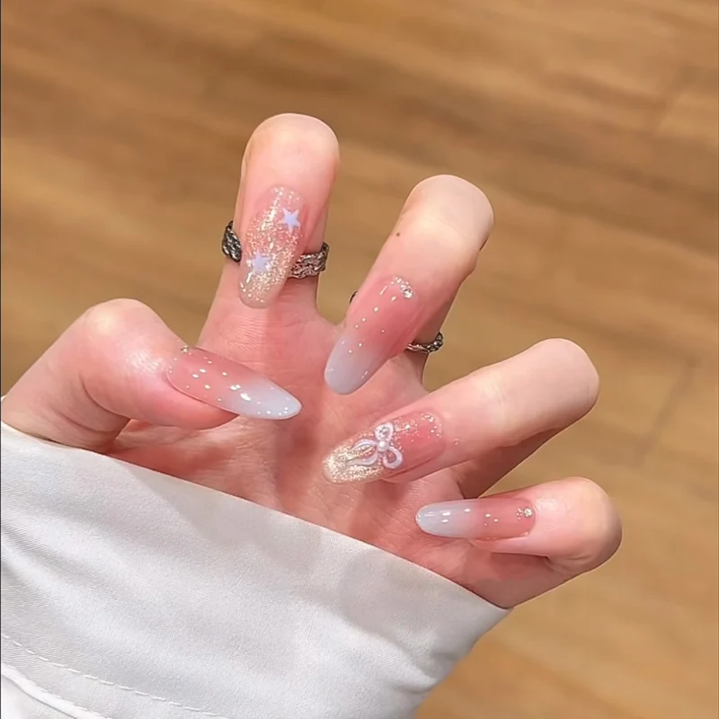 Künstlerisch Glitzernde Stiletto-Nagelverzierungen