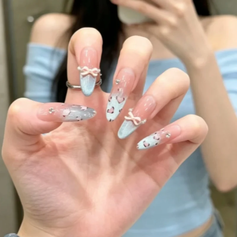 Künstlerisch Glitzernde Stiletto-Nagelverzierungen