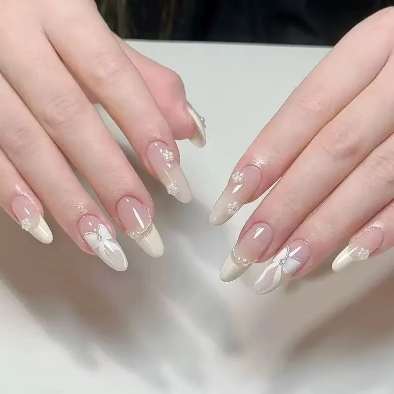 Künstlerische florale Stiletto-Nagelkunstverlängerungen