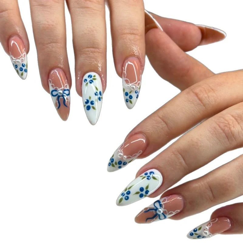 Künstlerische florale Gel-Nail-Verstärkungen