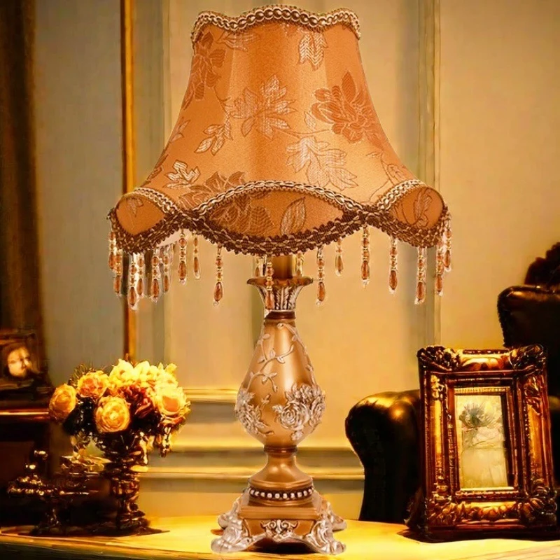 Vintage florale Tischlampe