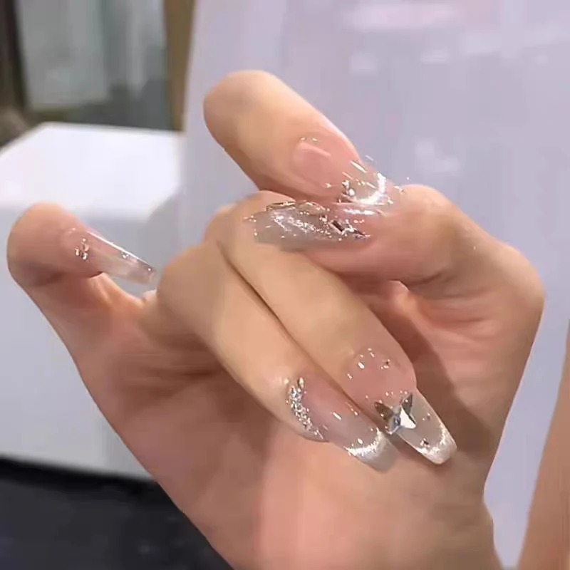Künstlerisches dekoratives Press-On-Nagelset