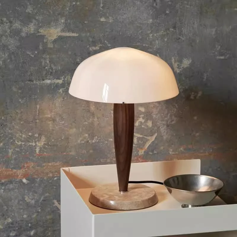 Moderne Tischlampe
