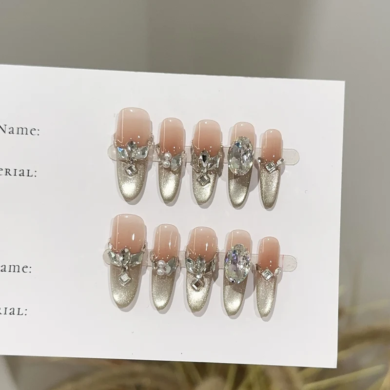 Glänzendes, mit Strass verziertes Press-On-Nagel-Set