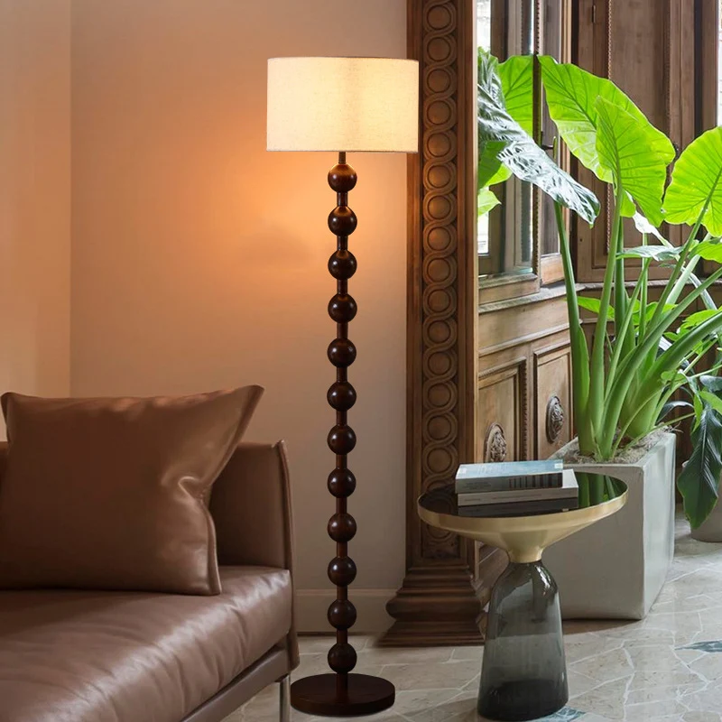 Zeitgenössische Holz-Stehlampe
