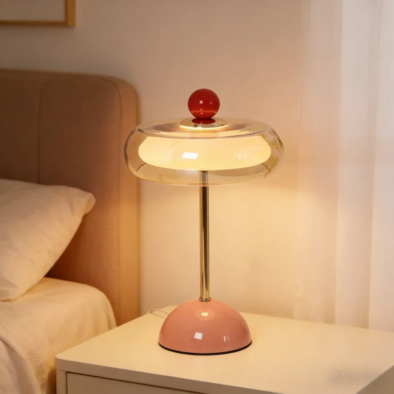 Vintage-inspirierte Glas-Tischlampe