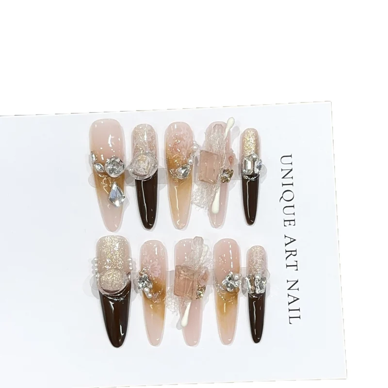 Luxuriöses Dekoratives Press-On Nail Art Set