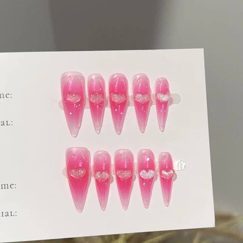 Herz-verzierte Stiletto Press-On Nägel