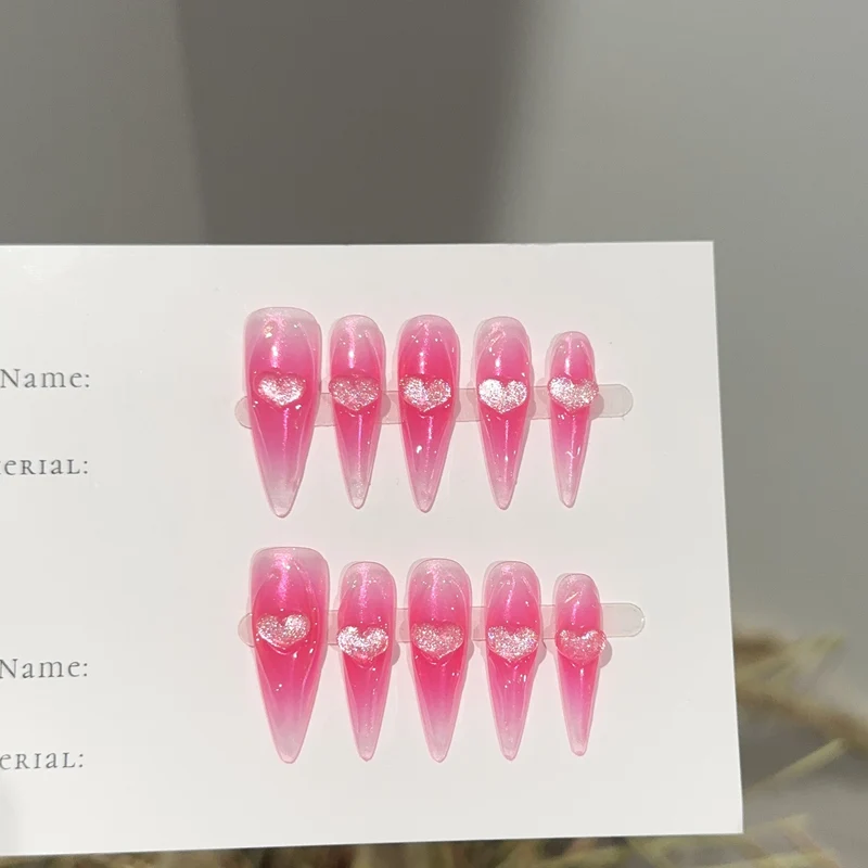 Herz-verzierte Stiletto Press-On Nägel