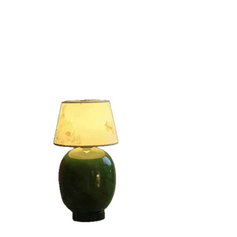 Blumengemusterte Tischlampe