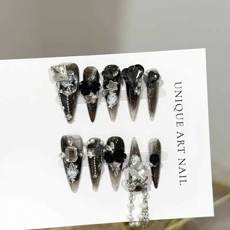 Gothic-inspirierte dekorative Press-On-Nagelset