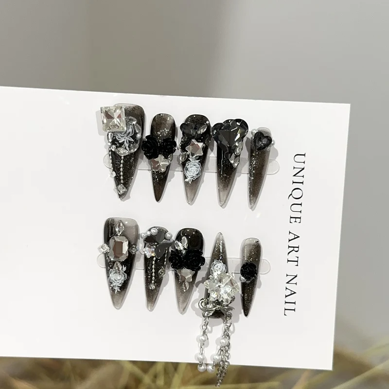 Gothic-inspirierte dekorative Press-On-Nagelset