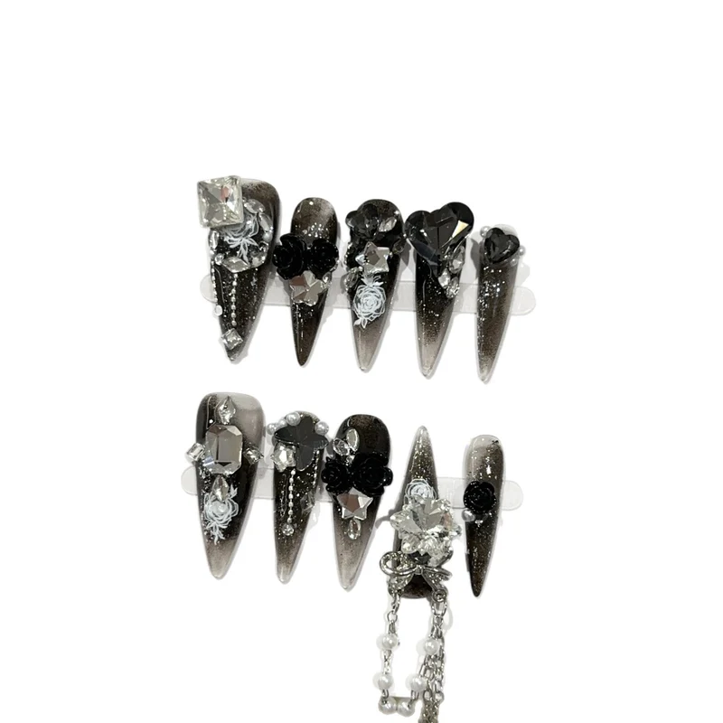 Gothic-inspirierte dekorative Press-On-Nagelset