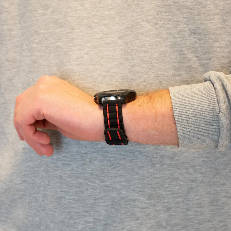 Bandz OnePlus Watch 4 - 47mm Gestreiftes Sportarmband (Schwarz/Rot)