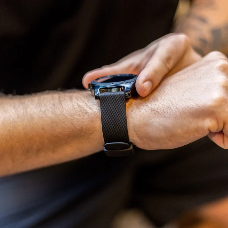 OnePlus Watch 4 - 47mm Premium Silikonarmband (Schwarz)