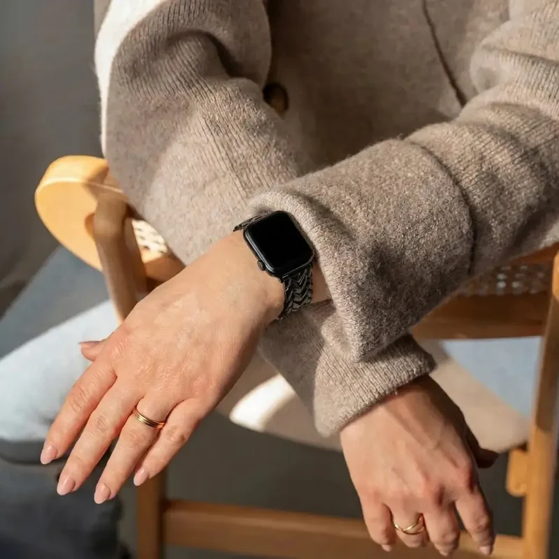 Bandz Apple Watch Metallarmband 'V-Type' (Schwarz)