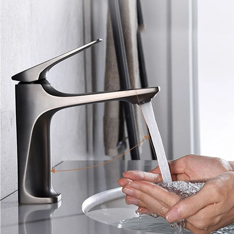Moderner Aufsatzwaschbecken Wasserhahn Kupfer Hebelgriff Niedriger Bogen Aufsatzwaschbecken Wasserhahn für das Badezimmer