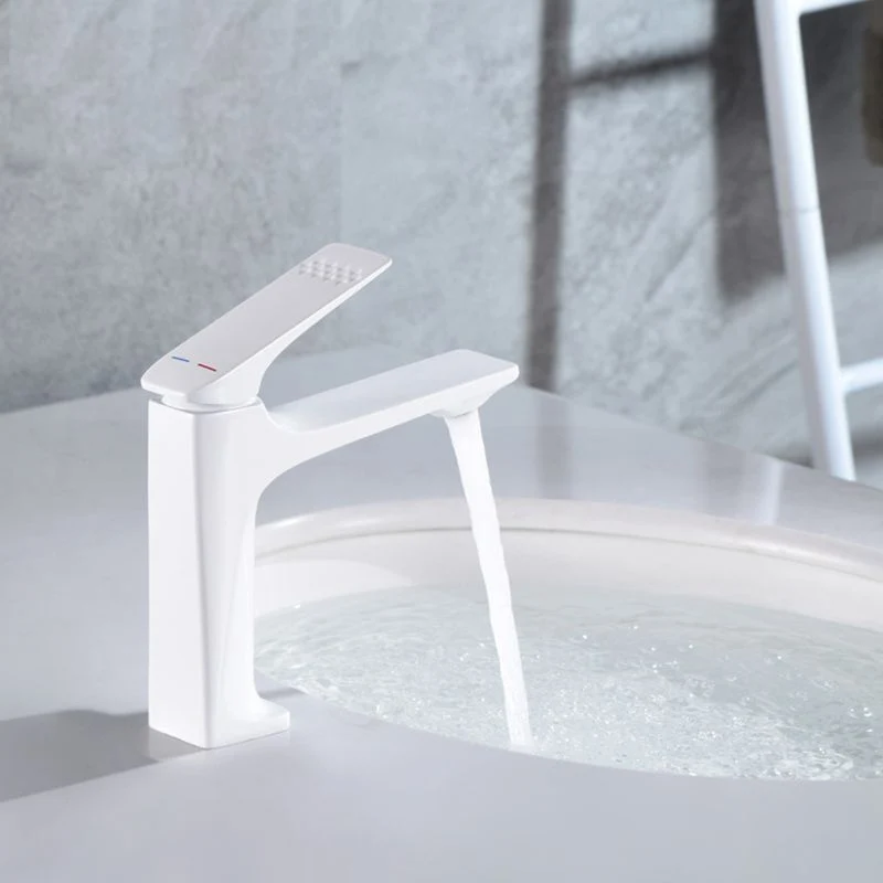 Moderner Aufsatzwaschbecken Wasserhahn Kupfer Hebelgriff Niedriger Bogen Aufsatzwaschbecken Wasserhahn für das Badezimmer